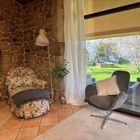 Hébergement de vacances Casa O Corvo, Cerca De Vigo En Plena Naturaleza *