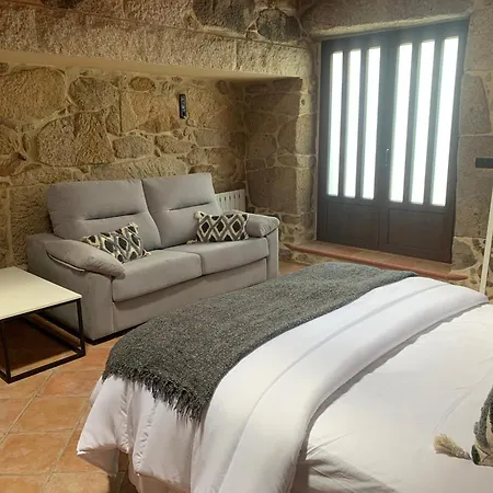 Casa O Corvo, Cerca De Vigo En Plena Naturaleza Nyaraló *